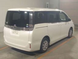 Toyota Voxy 8-Seater 2018