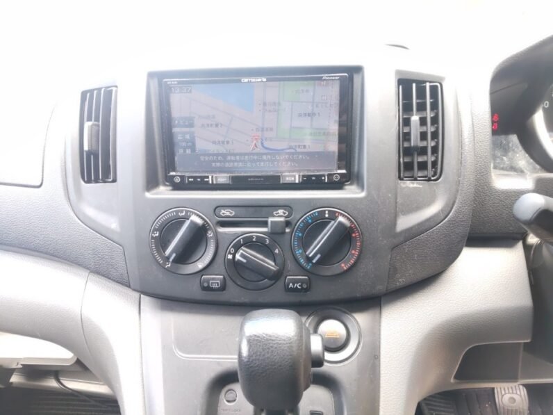 
								Nissan NV200 2018 full									