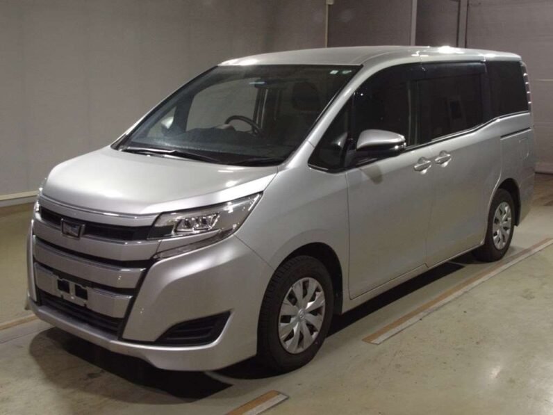 
								Toyota Noah 2018 8-Seater full									