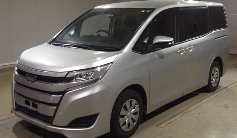 
								Toyota Noah 2018 8-Seater full									