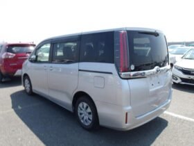 Toyota Noah 2018 8-Seater