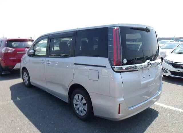 
								Toyota Noah 2018 8-Seater full									