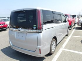 Toyota Noah 2018 8-Seater