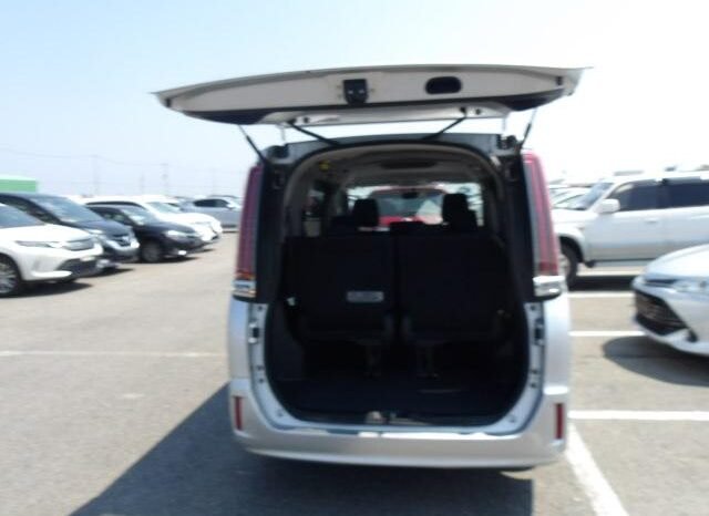 
								Toyota Noah 2018 8-Seater full									