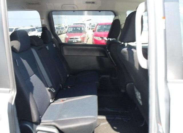 
								Toyota Noah 2018 8-Seater full									