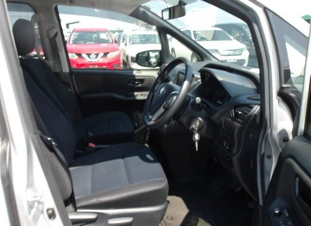 
								Toyota Noah 2018 8-Seater full									