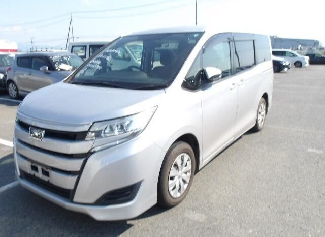 
								Toyota Noah 2018 8-Seater full									