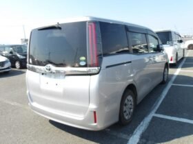 Toyota Noah 2018 8-Seater