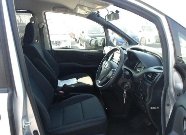 
								Toyota Noah 2018 8-Seater full									