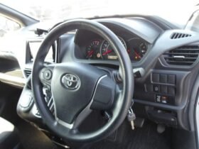 Toyota Noah 2018 8-Seater