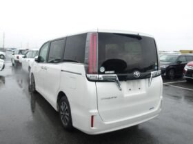 Toyota Esquire Gi 2018 8-Seater