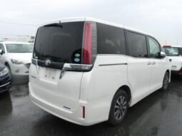 Toyota Esquire Gi 2018 8-Seater