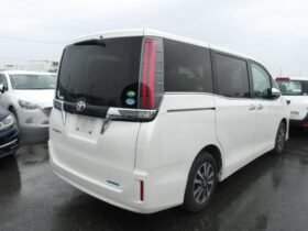 Toyota Esquire Gi 2018 8-Seater