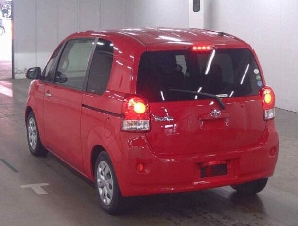 
								Toyota Porte 2018 full									