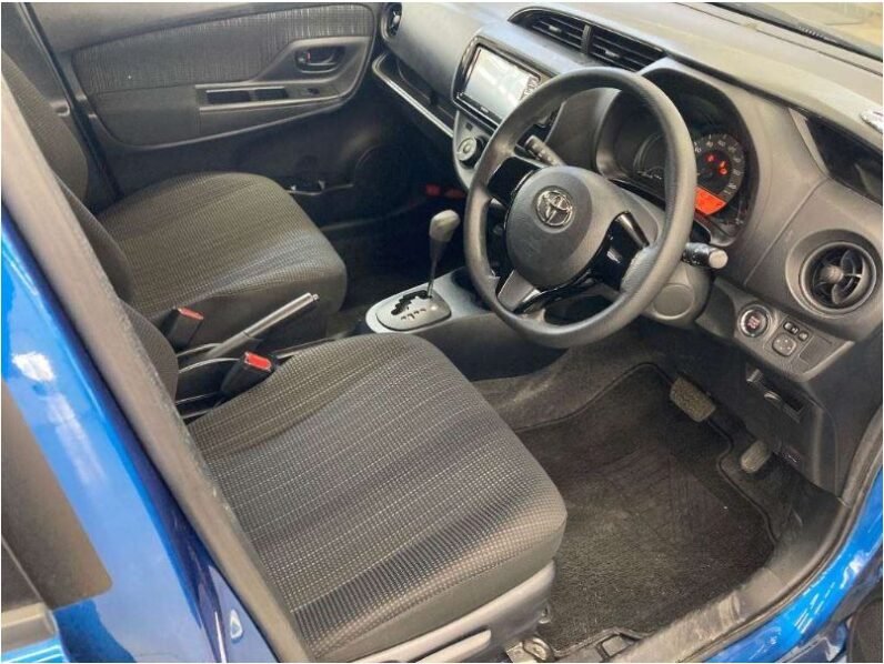 
								Toyota Vitz 2018 1300cc full									