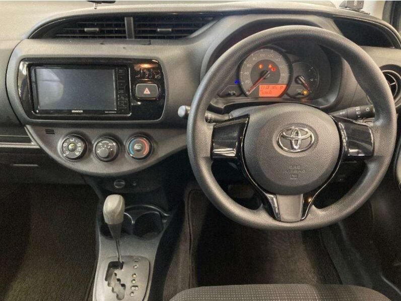 
								Toyota Vitz 2018 1300cc full									