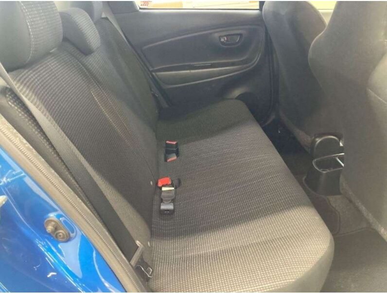 
								Toyota Vitz 2018 1300cc full									