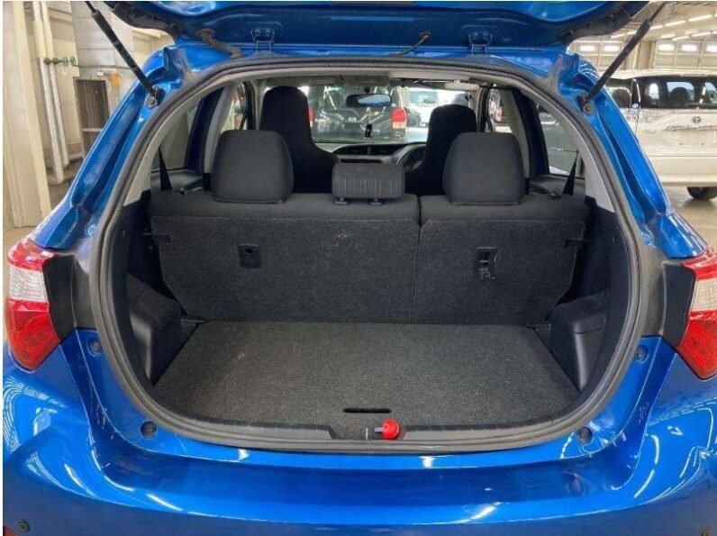 
								Toyota Vitz 2018 1300cc full									
