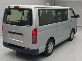 TOYOTA HIACE 7L 2019