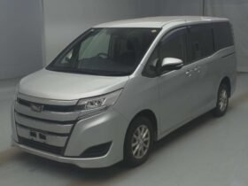 TOYOTA NOAH 2019