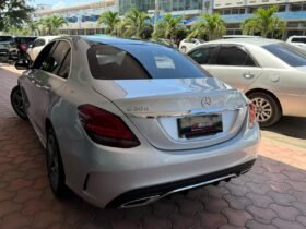 MERCEDES BENZ C-200 2019 AMG