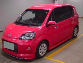 TOYOTA PORTE 2020